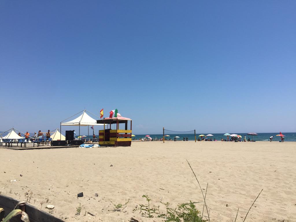 Elvyhouse Beach CTA Exterior photo